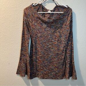 Women’s Akemi & Kin multicolored ribbed belle sleeve sweater top size M